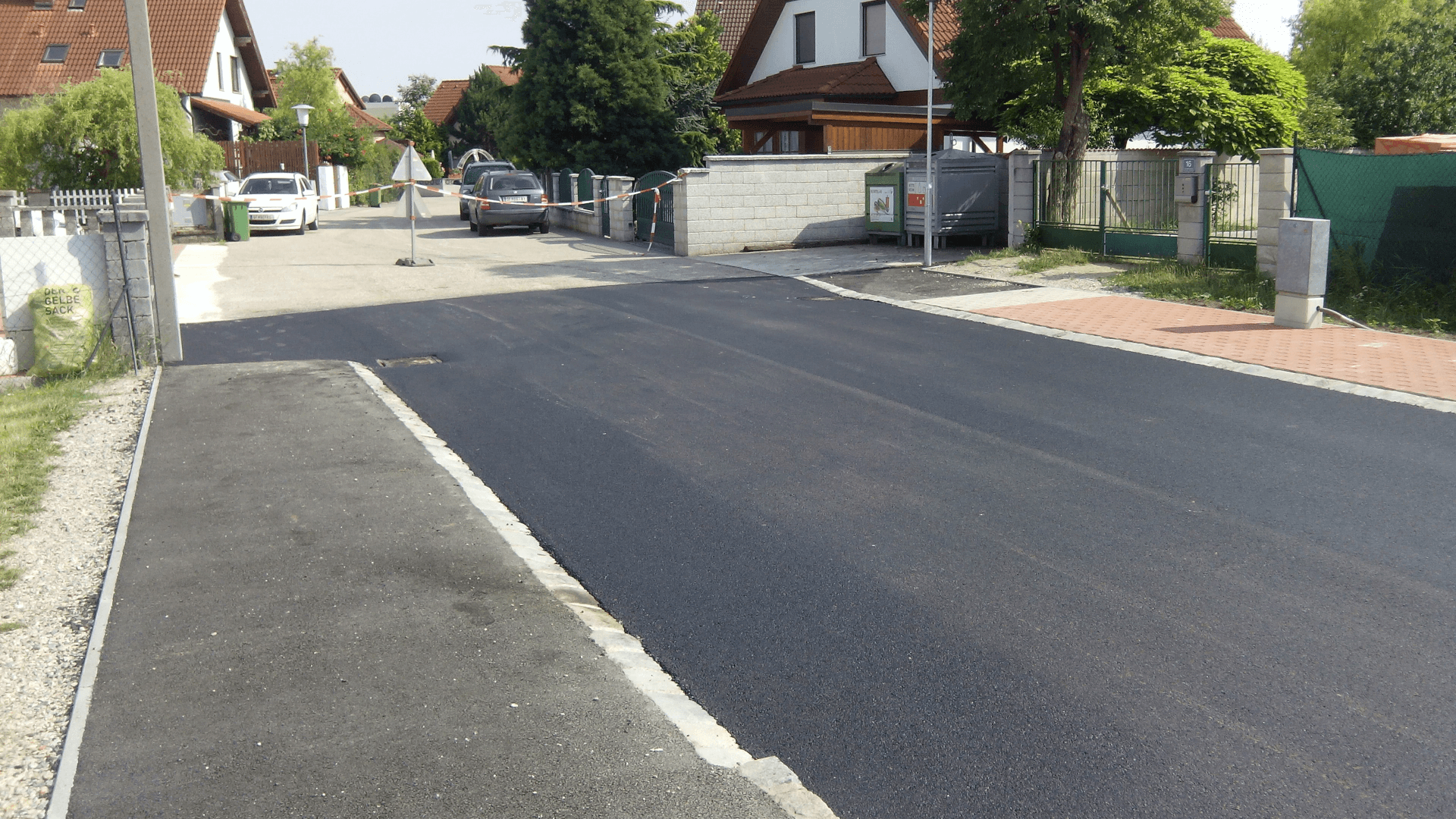 Eine neugebaute Straße in Untersiebenbrunn
